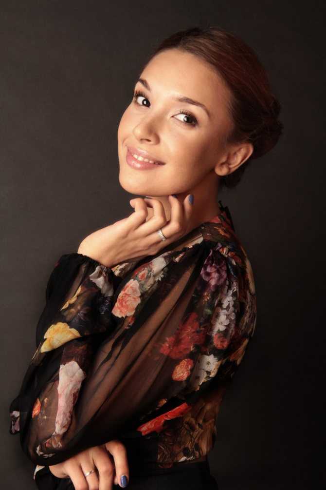 Актриса Ольга Дибцева особенно хороша в комедийных проектах В личной жизни у нее также все налажено – муж и прекрасная дочь