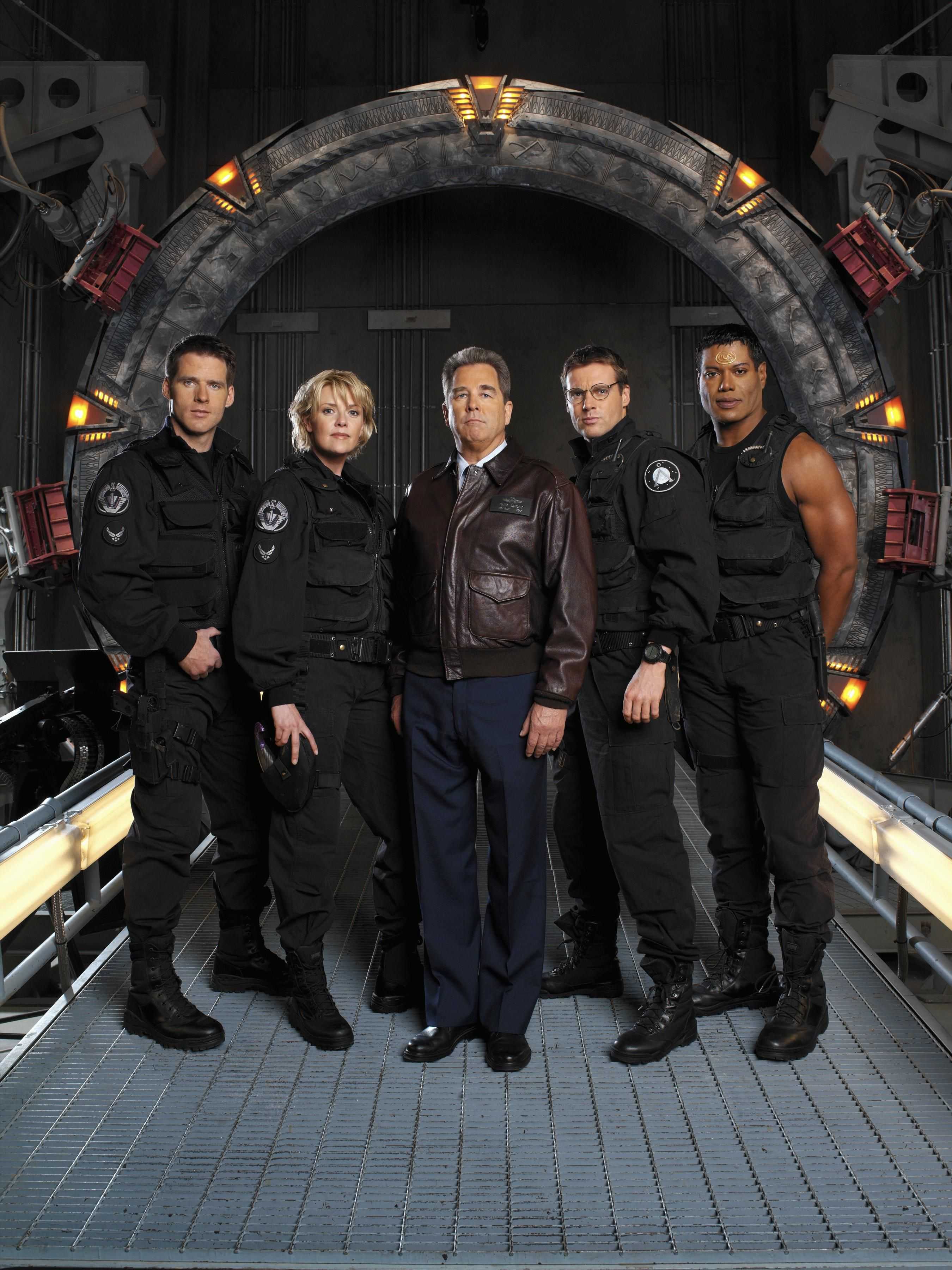 Фантастика зарубежные список. Отряд Звездные врата 1 отряд. Stargate враиа Звёздные врата.