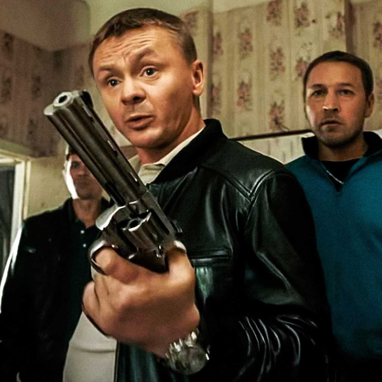 Криминальный. Бандиты 90-х. Русские фильмы про бандитов. Сериал про бандитов 90-х. Бандиты в кино.
